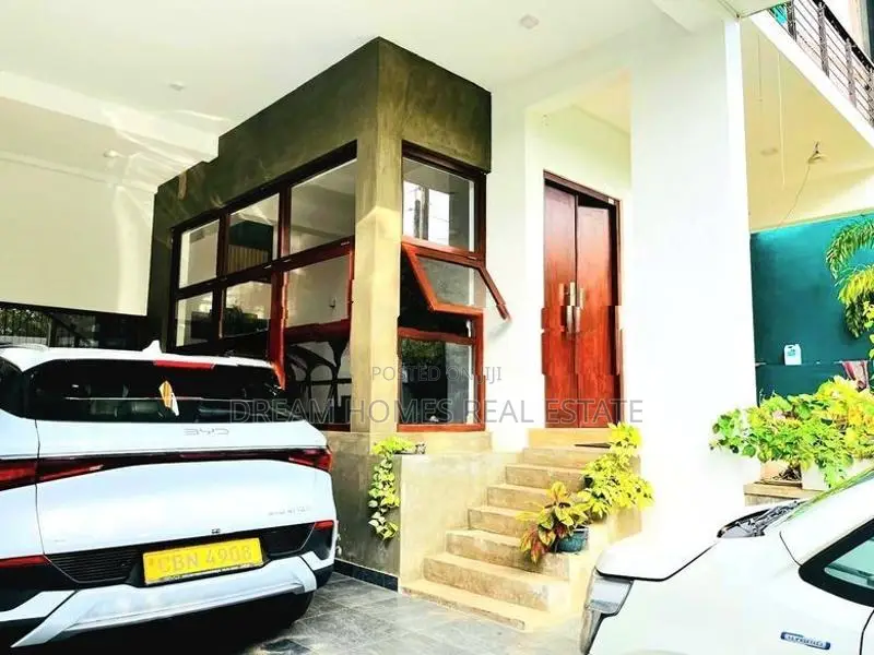 Fully Furnished Luxury Modern House for Rent Piliyandala