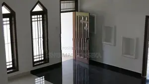 Seeduwa Katunayake Close to Airport semi furnished luxury house for re