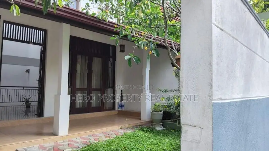 Elegant House for Sale in Kiribathgoda