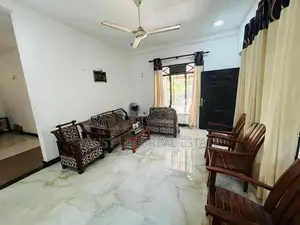 සියලු පහසුකම්වලින් සමන්විත අගනා දෙමහල් නිවසක් වහාම විකිණීමට ඇත.