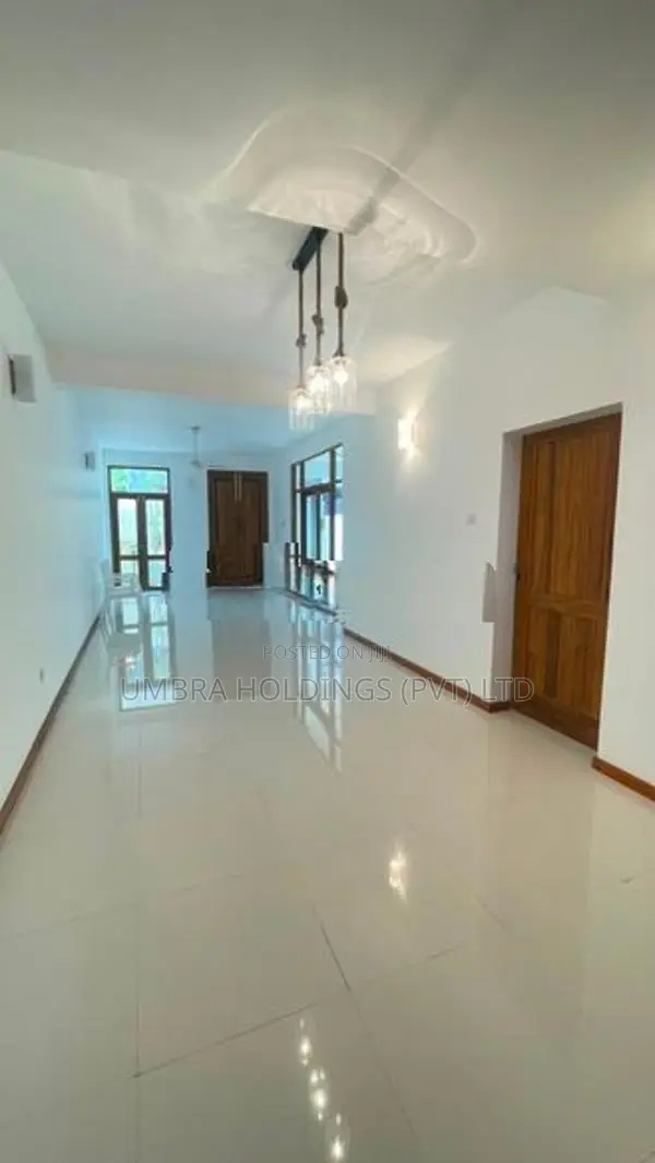 Luxury House For Rent In Liyanage Mawatha Battaramulla - 4022U