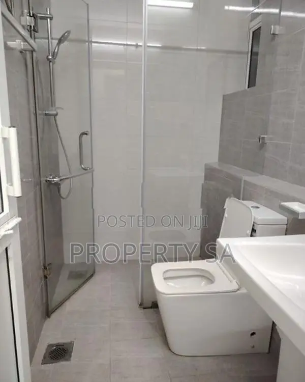 4 Bedroom Furnished Apartment for Rent in Mount lavania