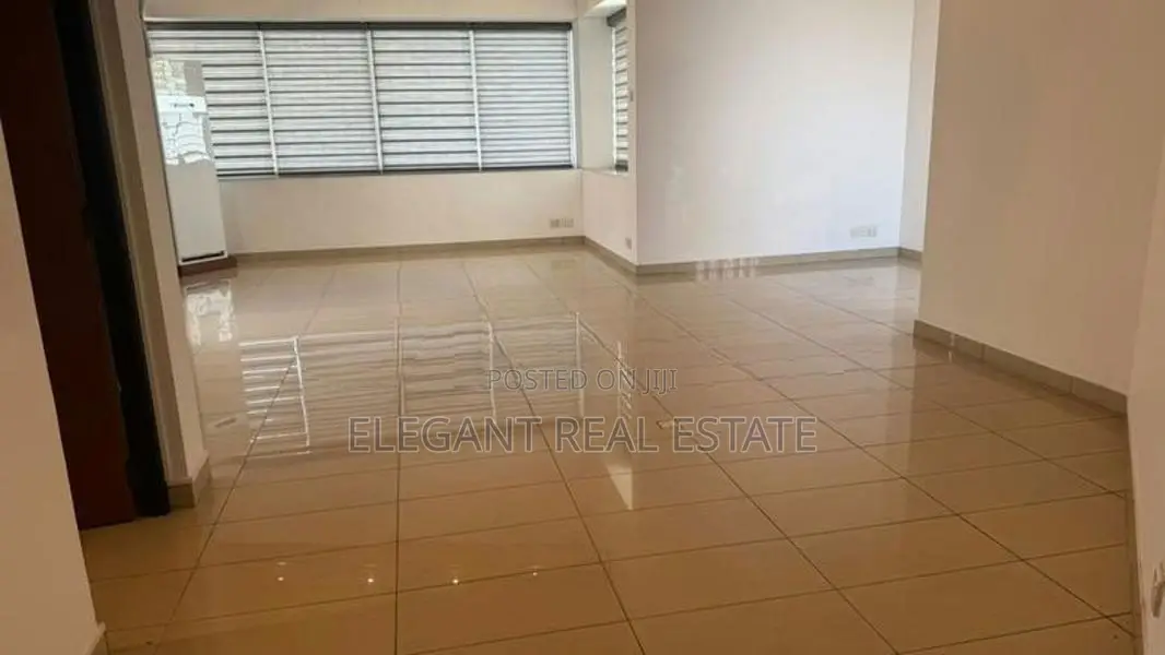 05 Bedroom Unfurnished 03 Storied House for Rent in Colombo 07 (A6458)