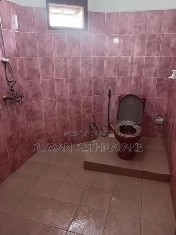 Upstairs House for Rent in Kohuwala