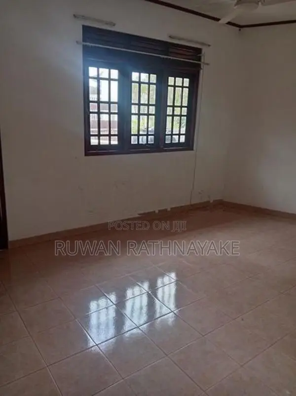 Upstairs House for Rent in Kohuwala