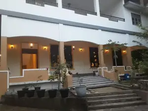 Spacious 6-Bedroom House - Nittambuwa