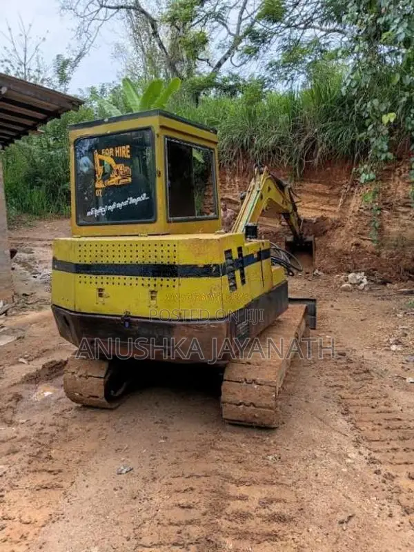 Mitsubishi Excavator 1998 Heavy-Duty (Used)