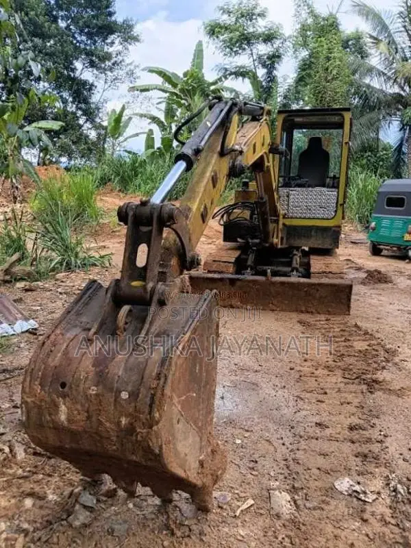 Mitsubishi Excavator 1998 Heavy-Duty (Used)