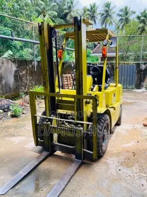 Mitsubishi Forklift 2013 Heavy-Duty (Used)