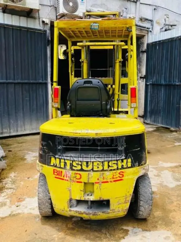 Mitsubishi Forklift 2013 Heavy-Duty (Used)
