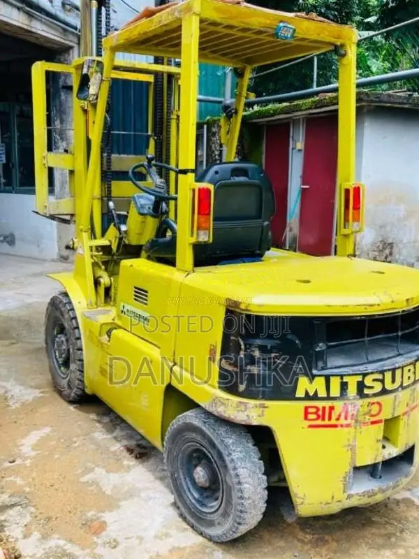 Mitsubishi Forklift 2013 Heavy-Duty (Used)