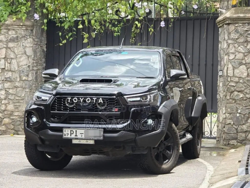 Toyota Hilux 2017 Pickup (Used)