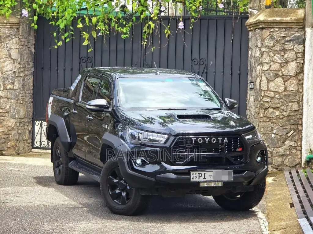 Toyota Hilux 2017 Pickup (Used)