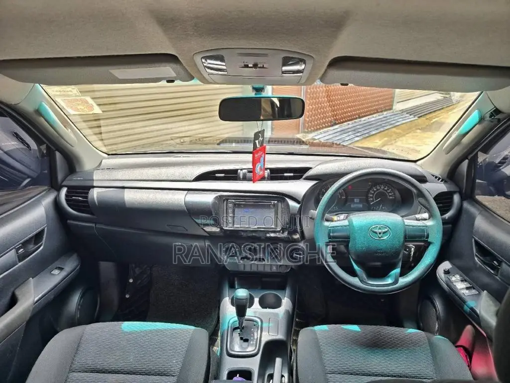Toyota Hilux 2017 Pickup (Used)
