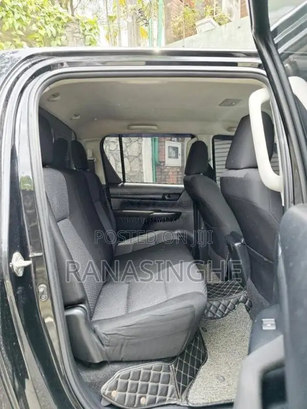 Toyota Hilux 2017 Pickup (Used)