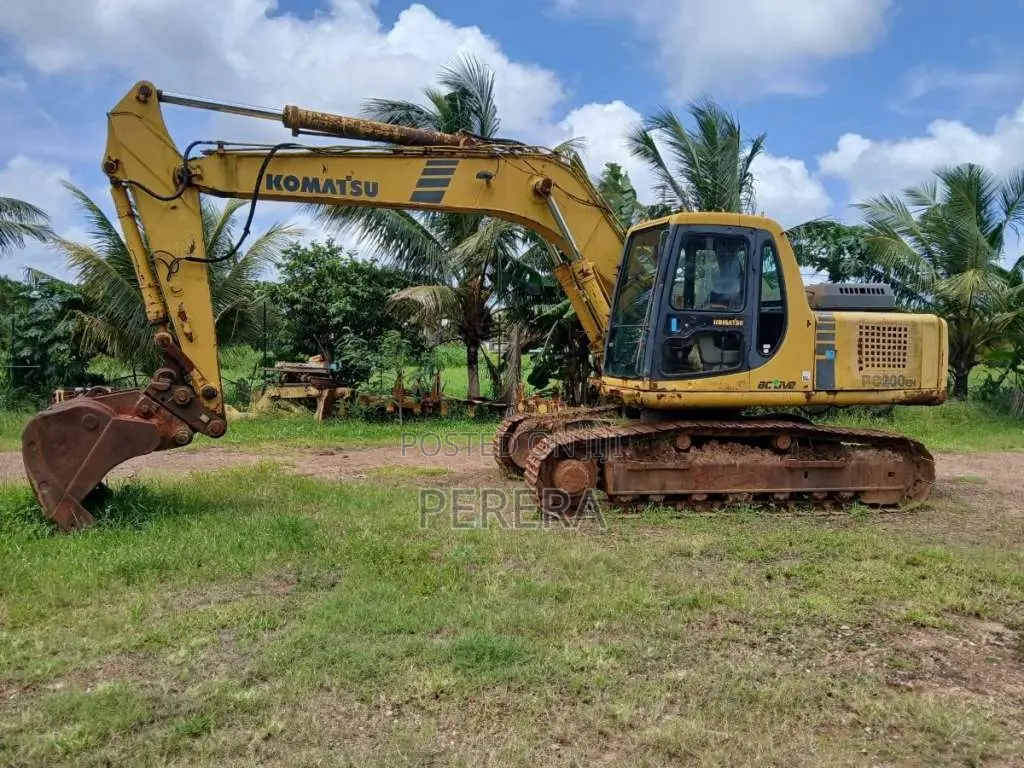 Komatsu PC200 2002 Heavy-Duty (Used)