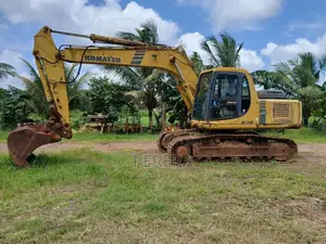 Komatsu PC200 2002 Heavy-Duty (Used)