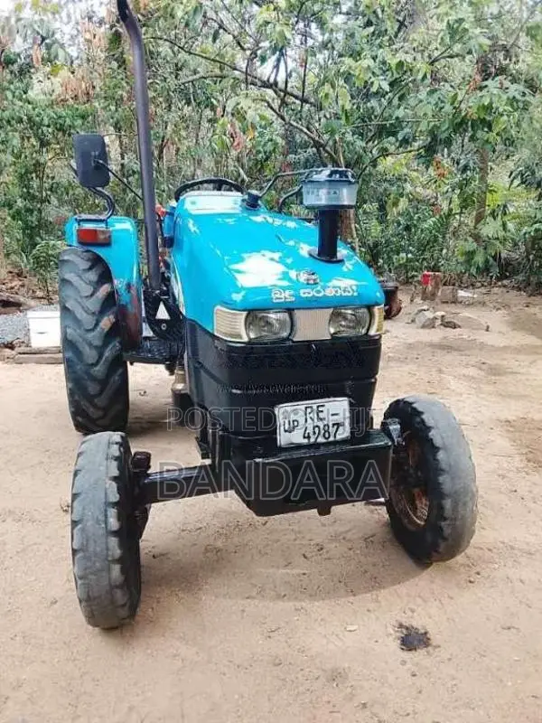 New-Holland Tractor 2015 Tractor (Used)