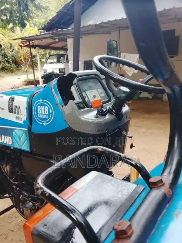 New-Holland Tractor 2015 Tractor (Used)