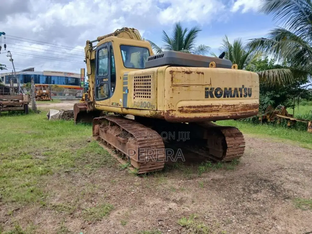 Komatsu PC200 2002 Heavy-Duty (Used)