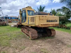 Komatsu PC200 2002 Heavy-Duty (Used)