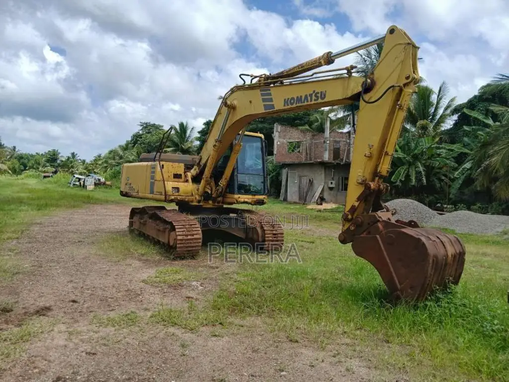Komatsu PC200 2002 Heavy-Duty (Used)