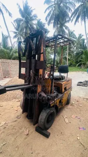 Nissan Forklift 2005 Heavy-Duty (Used)