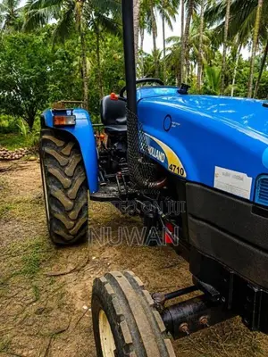 New-Holland 4710 2016 Tractor (Used)