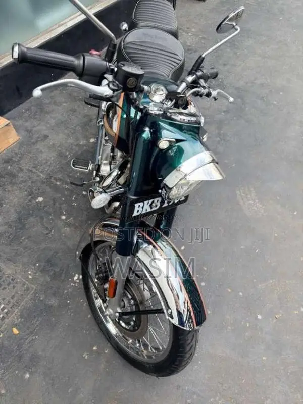 Other Royal Enfield Classic 350 2025 Motorbike (Used)