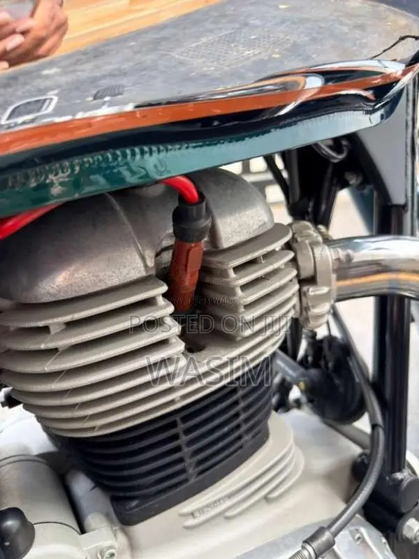 Other Royal Enfield Classic 350 2025 Motorbike (Used)