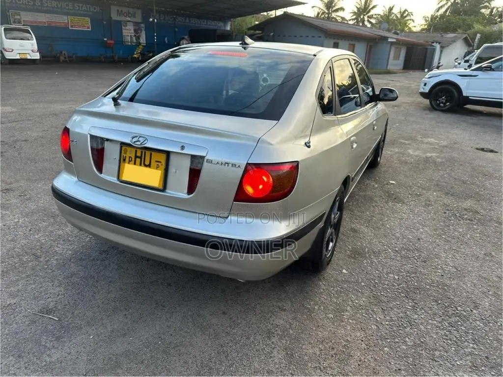 Hyundai Elantra GLS 2000 Car (Used)