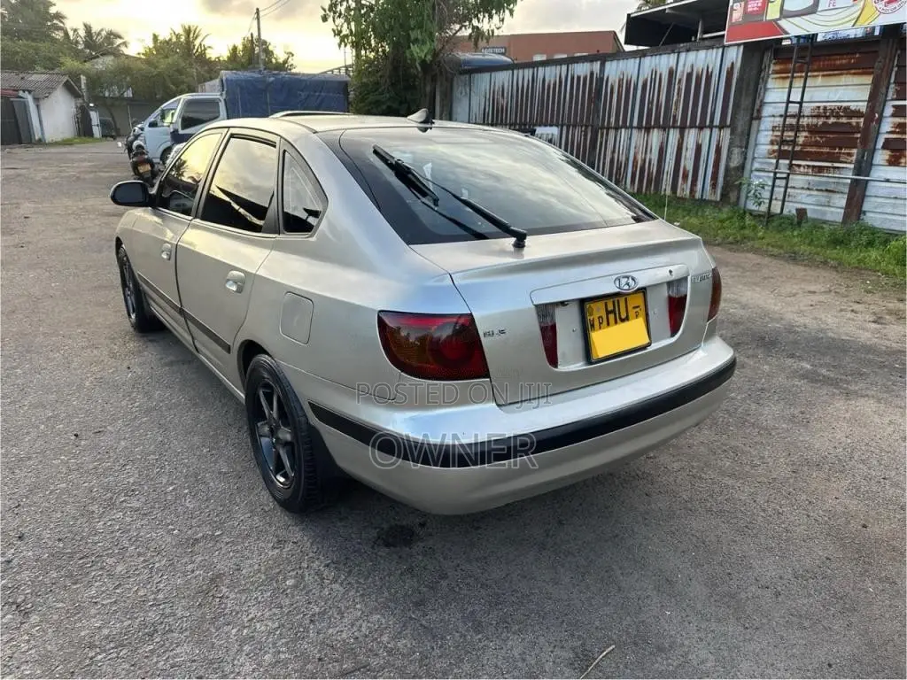 Hyundai Elantra GLS 2000 Car (Used)