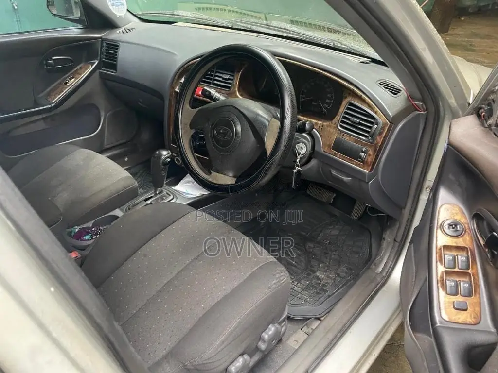 Hyundai Elantra GLS 2000 Car (Used)