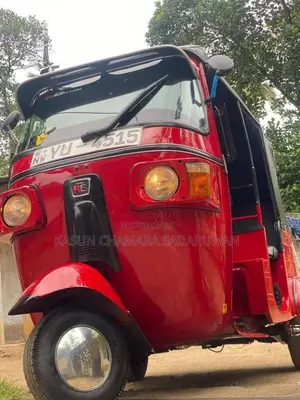 Bajaj RE 205 2011 Three Wheel (Used)