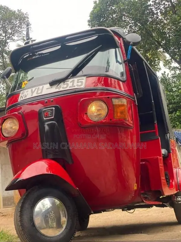 Bajaj RE 205 2011 Three Wheel (Used)