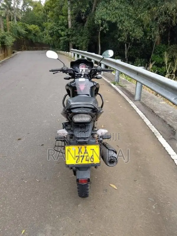 Hero Hunk 2012 Motorbike (Used)