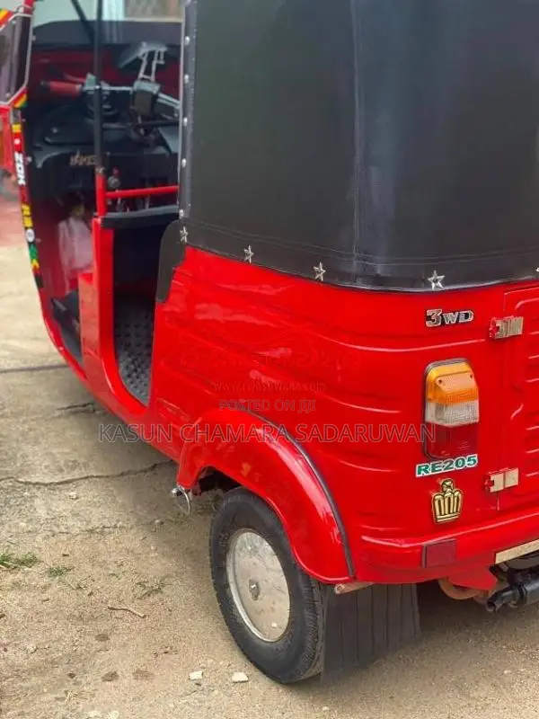 Bajaj RE 205 2011 Three Wheel (Used)