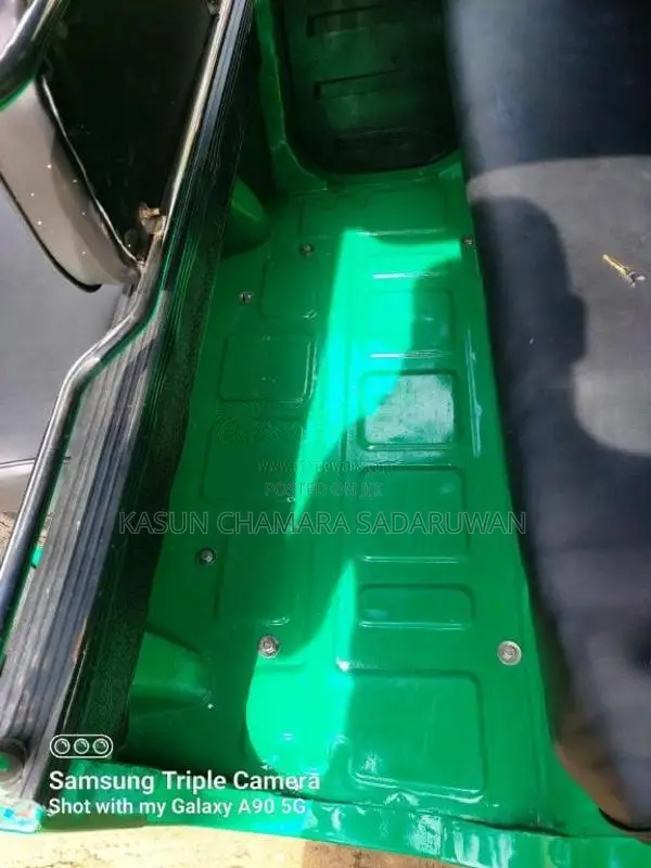 Bajaj RE 205 2013 Three Wheel (Used)