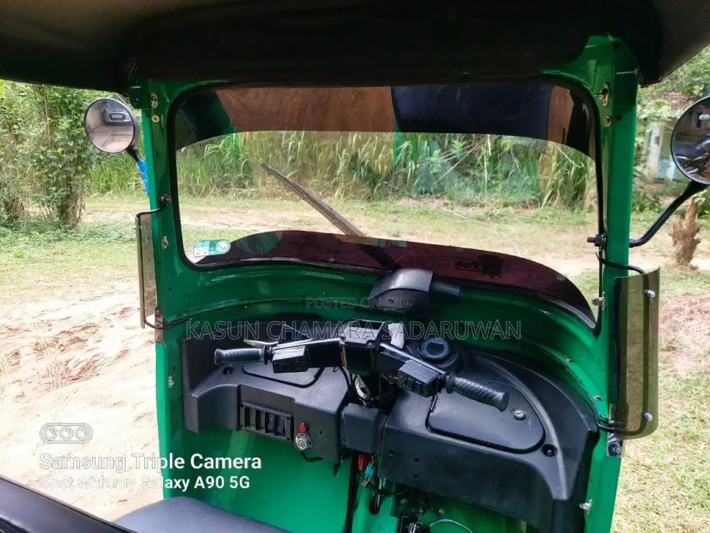 Bajaj RE 205 2013 Three Wheel (Used)