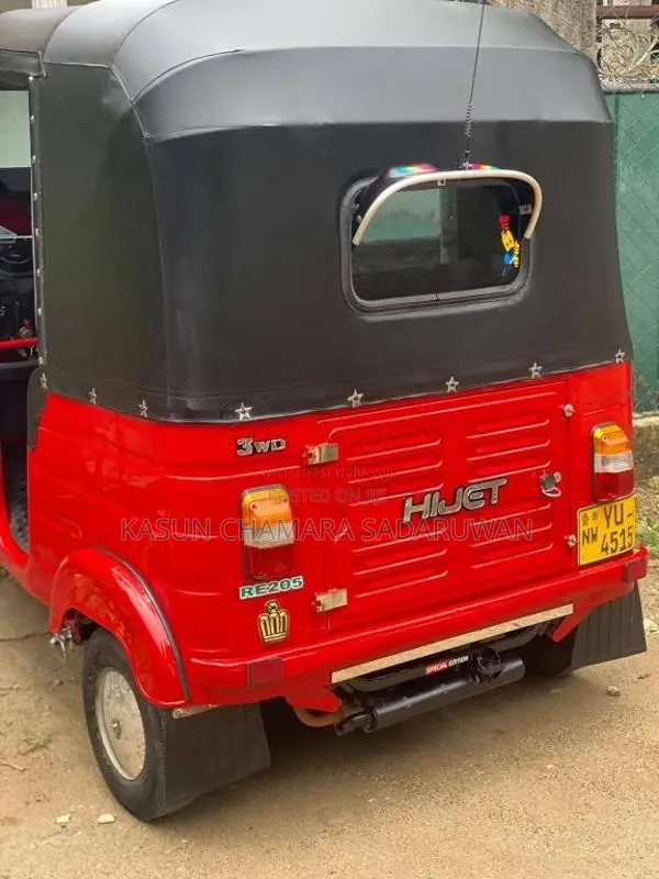 Bajaj RE 205 2011 Three Wheel (Used)