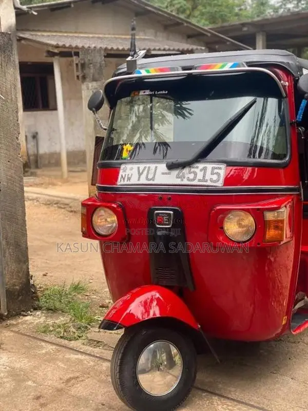 Bajaj RE 205 2011 Three Wheel (Used)